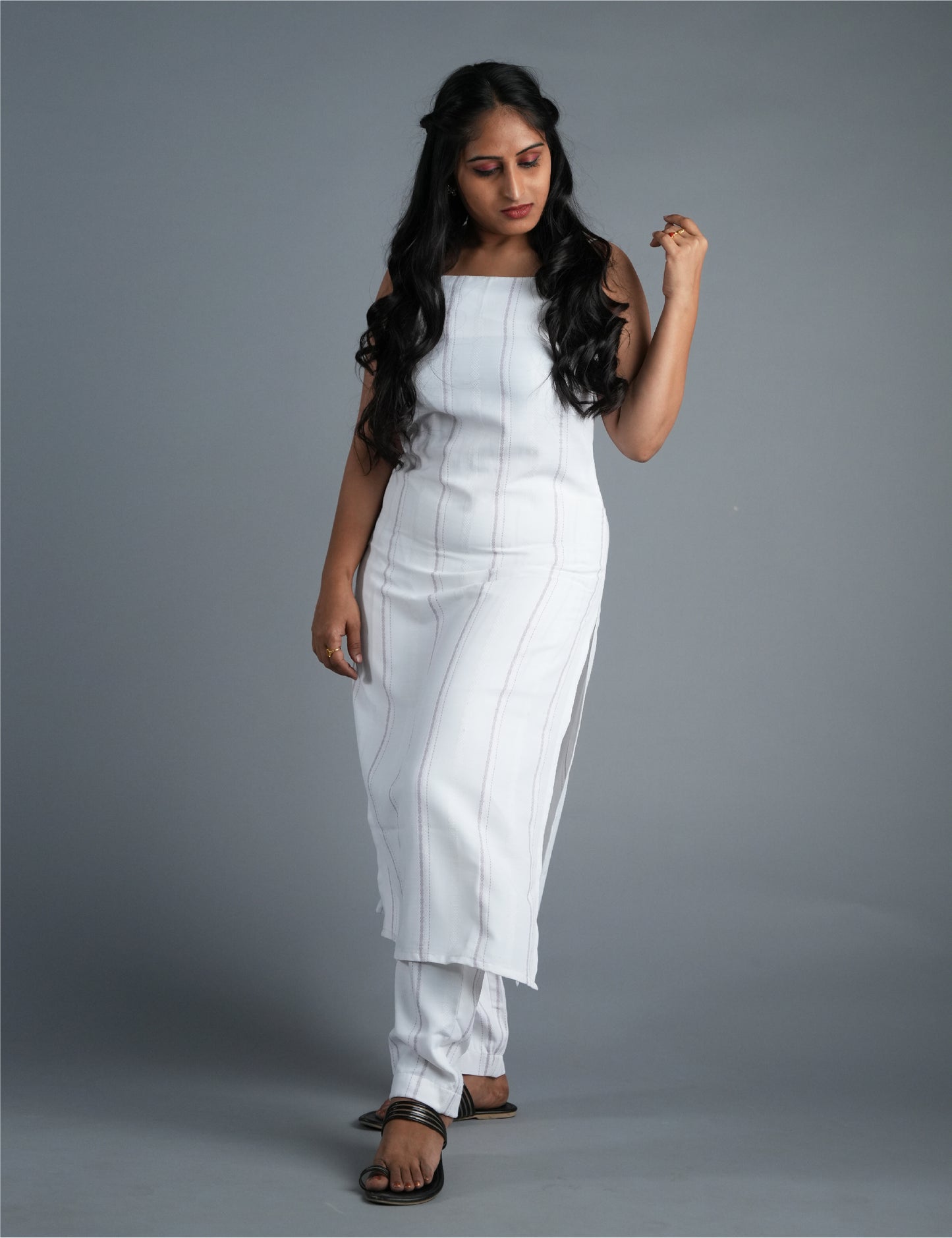 Women’s Kurta Set - White Sleeveless Straight Cut