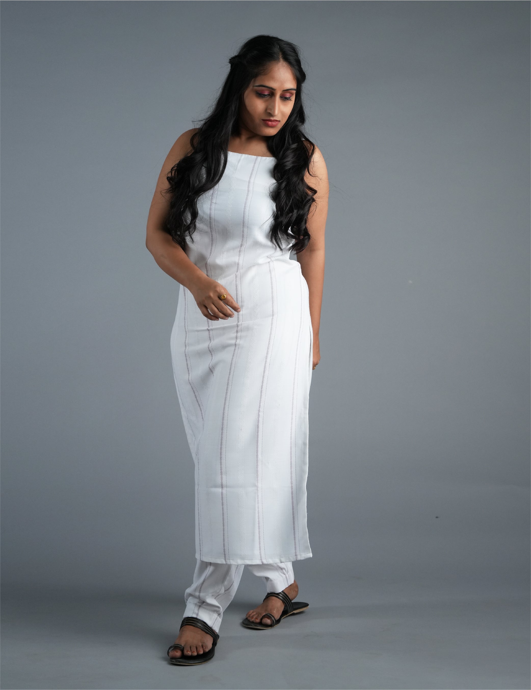 Women’s Kurta Set - White Sleeveless Straight Cut